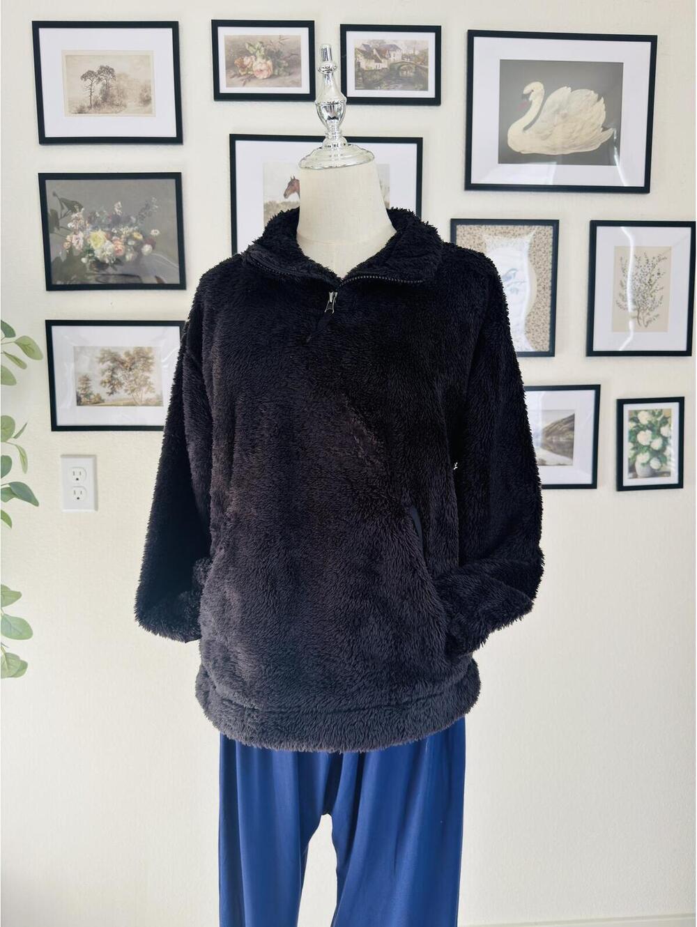 The North Face Women's Black Sherpa Fleece Quarter-Zip Pullover Size M